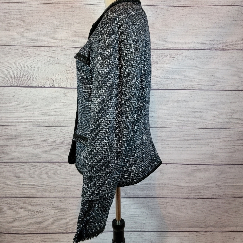 𝅺ELIE Tahari Tweed Fringe Wool Blend Jacket Black and White - Picture 2 of 9